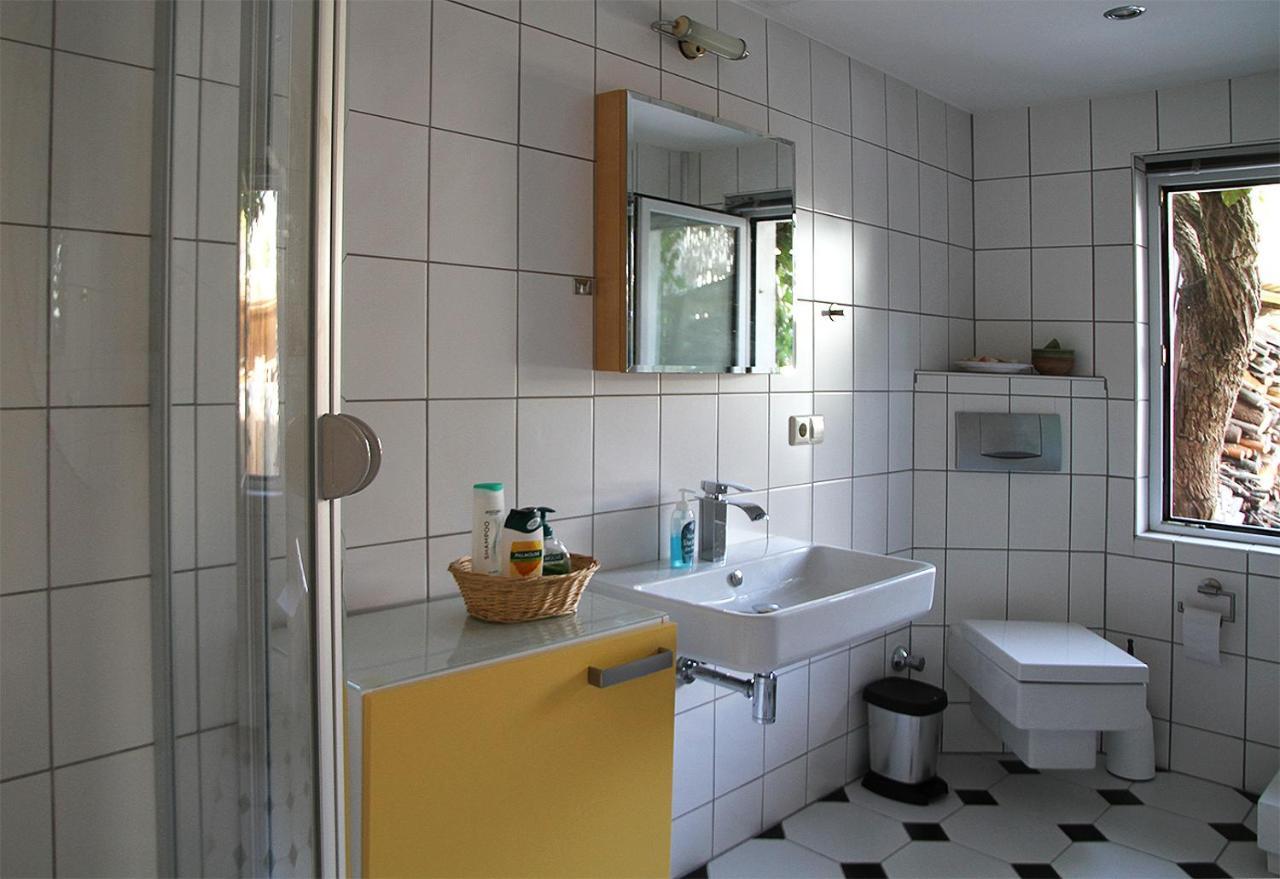 Haus Mit Kunst Zwischen Wald Und See Leipzig Buitenkant foto